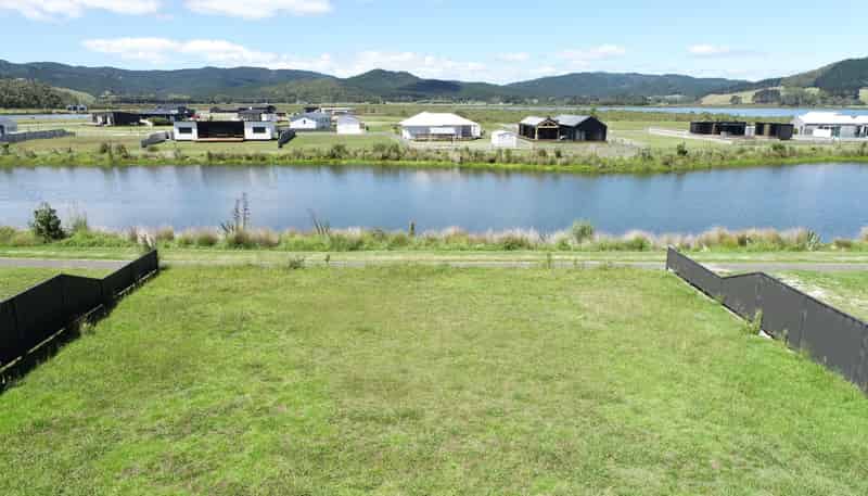 330 Harbour Drive East, Matarangi