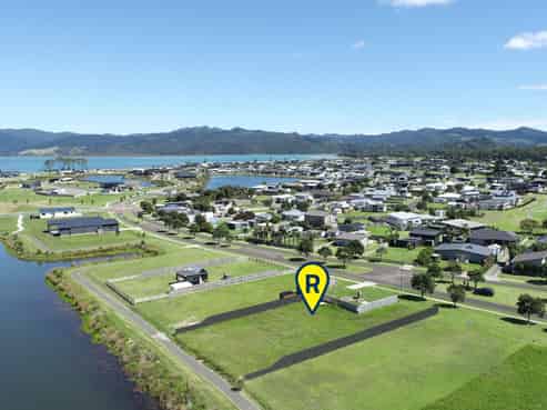330 Harbour Drive East, Matarangi