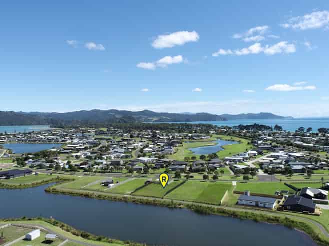 330 Harbour Drive East, Matarangi