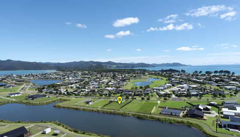 330 Harbour Drive East, Matarangi