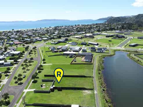 330 Harbour Drive East, Matarangi