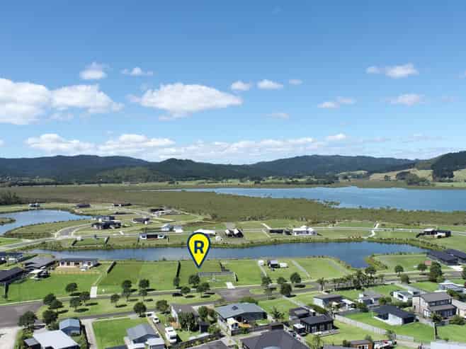 330 Harbour Drive East, Matarangi