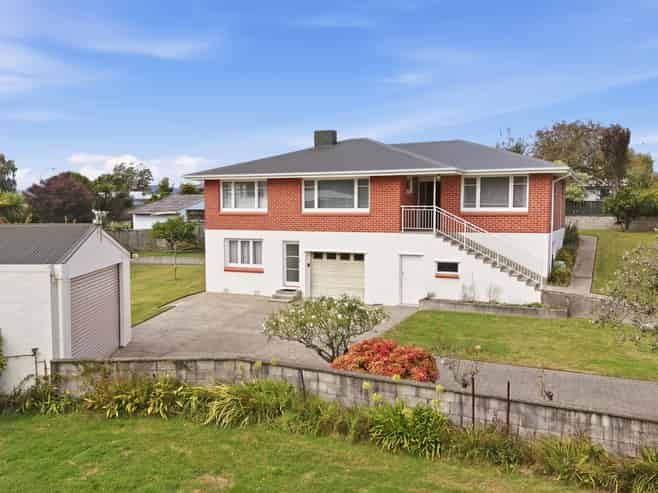 14 Johnston Crescent, Hillcrest