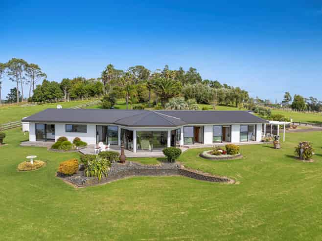 230 Spur Road, Silverdale