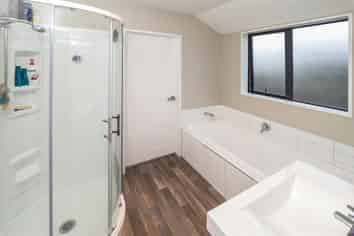 28a Walshs Road, Allenton