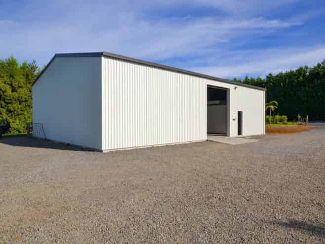QUALITY SHED WITH YARD AND CHILLER ROOMS
