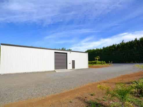 QUALITY SHED WITH YARD AND CHILLER ROOMS
