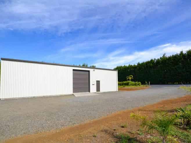 QUALITY SHED WITH YARD AND CHILLER ROOMS
