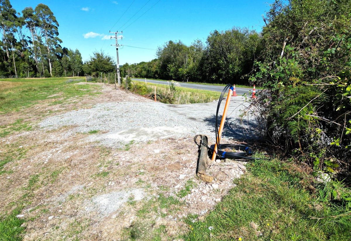 Country Living Made Easy – Two Powered Sections - Mehr