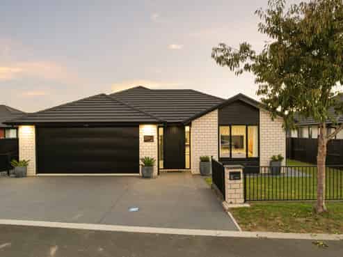 8 Kukari Close, Flagstaff