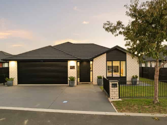 8 Kukari Close, Flagstaff