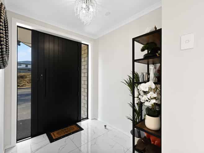 8 Kukari Close, Flagstaff