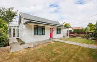 121-123 High Street, Bulls