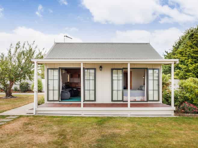 121-123 High Street, Bulls