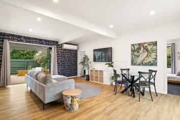 461 Centre Road, Momona