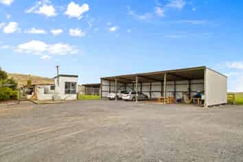 461 Centre Road, Momona