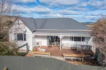 461 Centre Road, Momona