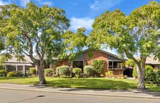 14 Creese Place, Redwood