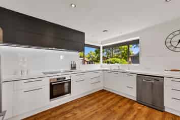 14 Creese Place, Redwood