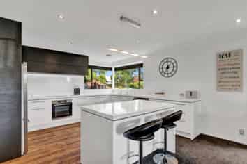 14 Creese Place, Redwood