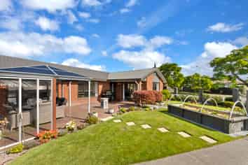 14 Creese Place, Redwood