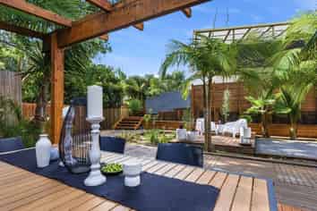 1&2/149 Eskdale Road, Birkdale