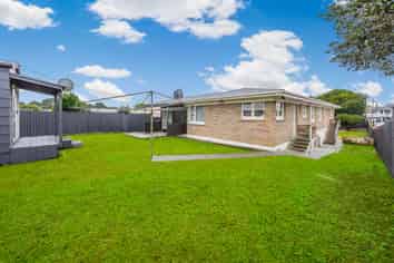 2/28 Mckean Avenue, Manurewa