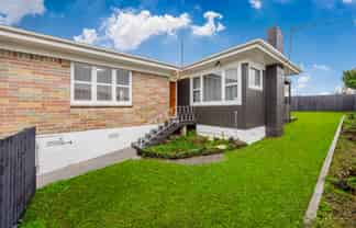 2/28 Mckean Avenue, Manurewa