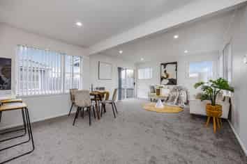 2/28 Mckean Avenue, Manurewa