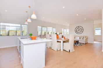 4 Regis Park Drive, Pukekohe