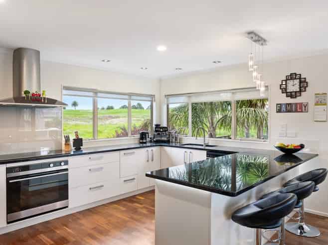 8 Tui Brae, Beachlands
