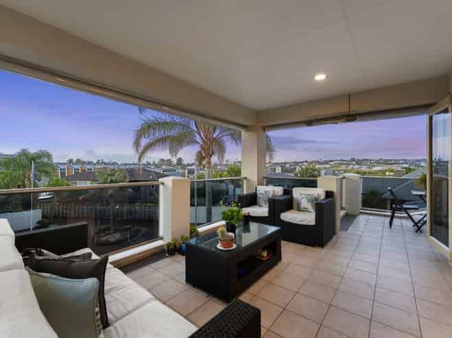 8 Tui Brae, Beachlands