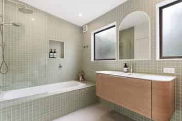 2/26 Colonial Road, Birkenhead