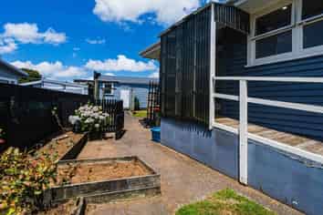 65 Cloten Road, Stratford