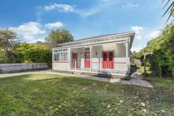 18 Totara Street, Toi Toi