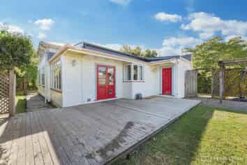 18 Totara Street, Toi Toi