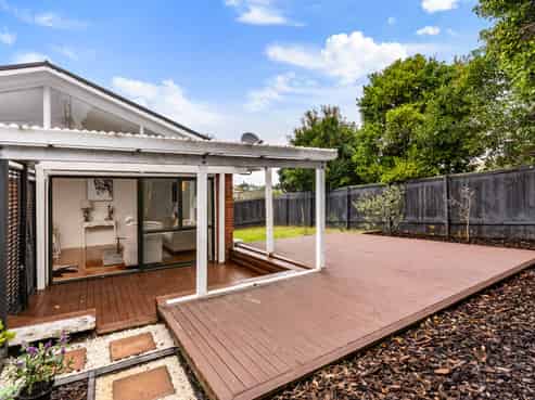 1/118 Lake Road, Belmont