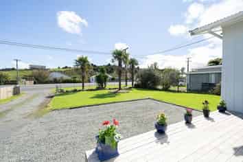 60 Valley Road, Hikurangi