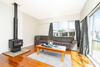 60 Valley Road, Hikurangi