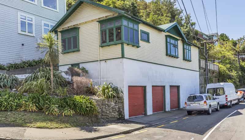 111 Eden Street, Island Bay