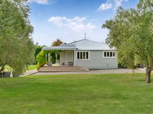 14 Campbell Drive, Martinborough