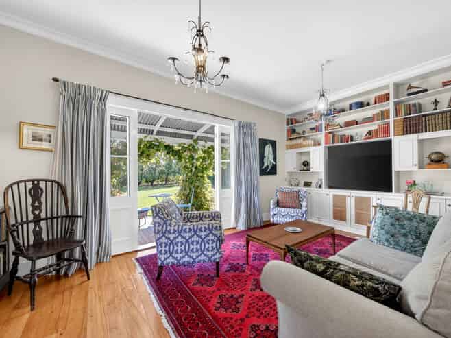 14 Campbell Drive, Martinborough