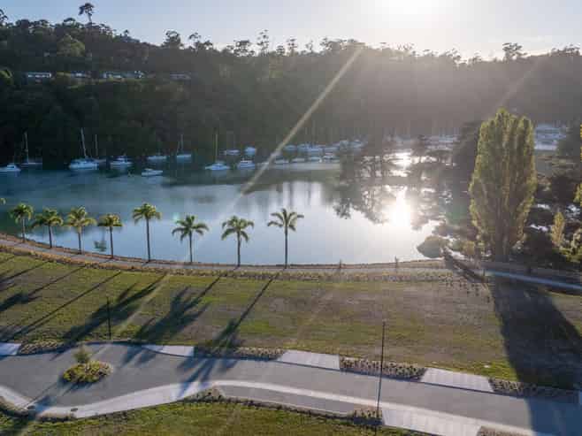 2 Duck Creek Road, Stillwater