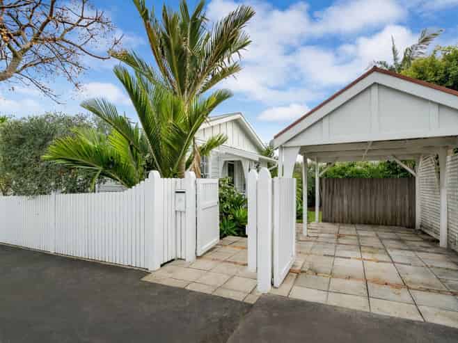 24 Abbotsford Terrace, Devonport