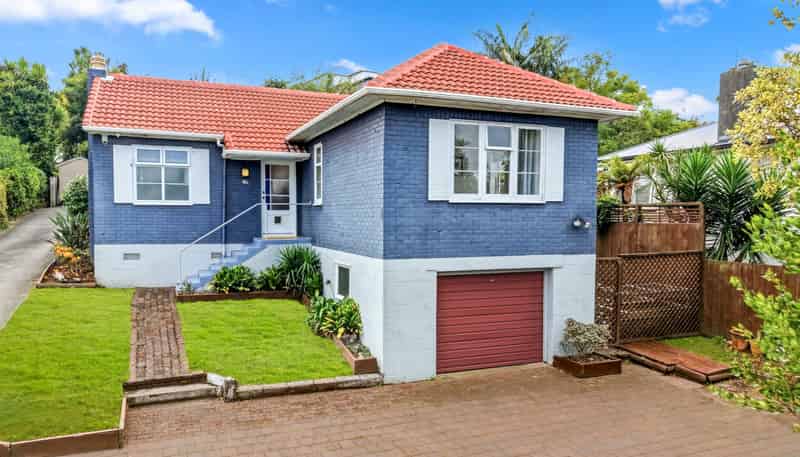 2/2/14 Hogans Road, Glenfield