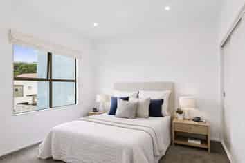 68 Saddleback Grove, Karori