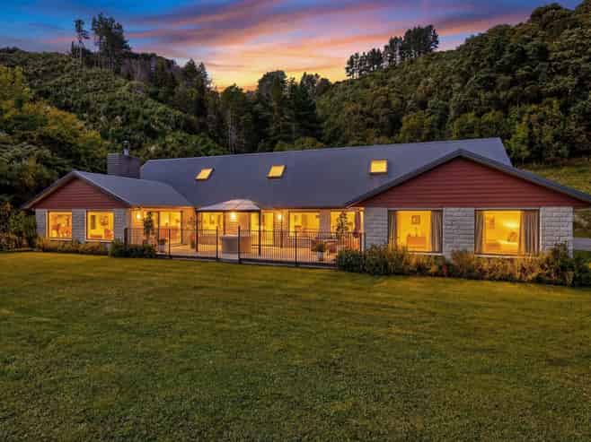 25 Hanawera Ridge Road, Manakau