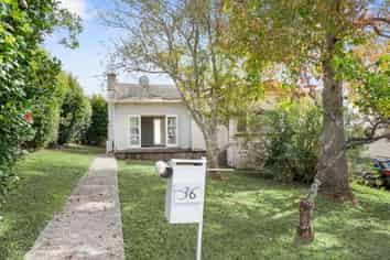 36 Seaview Terrace, Mount Albert
