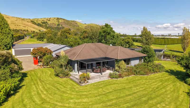 154 Ohinepanea Road, Pukehina