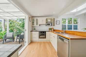 26 Bay Street, Petone